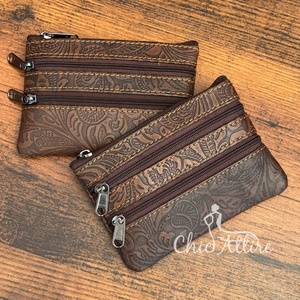 Nuevo 2025 marrón en relieve de cuero Floral Mini Triple cremallera bolsillo monedero para mujer bolsa de cuero genuino tarjetero - Product Image 1