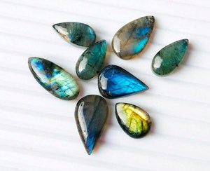 Cabochon de Labradorite Flashy Bleu Lot de pierres précieuses en vrac Pierres polies de 97 carats - Product Image 1