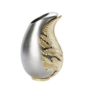 Vase en métal élégant de designer, idéal pour la décoration élégante de salon, d'étagère, de table et de style d'événement, accent décoratif unique - Product Image 1