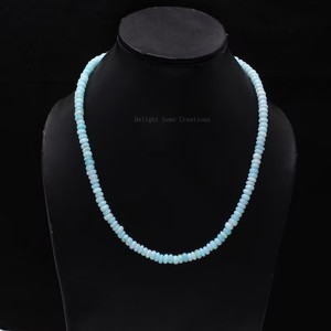 Collier de bijoux en résine Elegance Colliers de mode en résine artisanale multicolore avec une touche de luxe par l'artisanat du croissant - Product Image 1