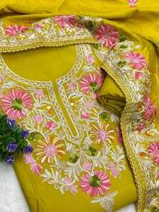 Kurti de Seda Romana para Mujer, a la Moda, con Hermoso Bordado Kashmirí, Hecho en India, para Todos los Eventos Especiales - Product Image 4