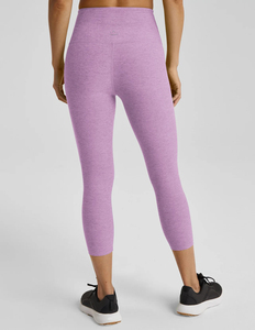 Venta al por mayor de las mujeres de cintura alta Capri Leggings suave elástico Pantalones de Yoga Entrenamiento Running Leggings Para Mujeres Slim Fit Activewear - Product Image 3