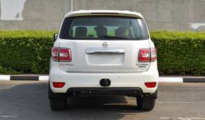 Nissan Patrol V8 City LE 2021-2022 d'occasion, berline essence, transmission intégrale, sièges en cuir, intérieur foncé, pneus R18, boîte automatique, toit ouvrant panoramique, caméra de recul 360° - Product Image 6