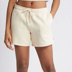 Short d'été grande taille pour femmes Short ample en coton blanc taille basse avec boutons pour femmes confortables - Product Image 1