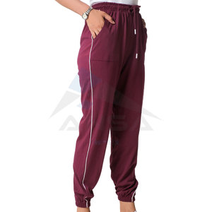 Pantalones Deportivos de Mujer Personalizados para Invierno, Estilo Campana, Cintura Elástica, Hechos con Material de Algodón Premium, con Logotipo Personalizado - Product Image 6