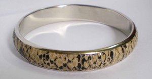 Brazalete de Metal de Lujo para Mujer, Diseño Único con Incrustaciones de Estampado Animal de Leopardo, Brazalete de Metal Sólido, Estilo Moderno y Elegante - Product Image 5