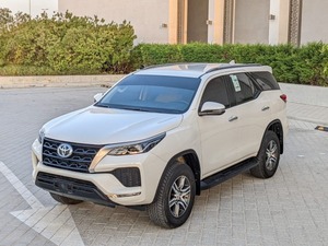 Toyota Fortuner SUV Hilux en Buen Estado, Modelos Wish, Caja de Cambios Manual y Automática, Opciones de Combustible Diésel y Gasolina, Turbo y Tracción en las Cuatro Ruedas Disponibles - Product Image 3