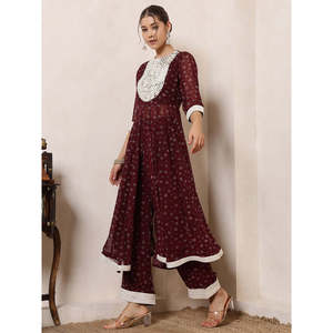 Túnica Anarkali de Gasa Floral con Mangas 3/4 y Pantalón a Juego - Conjunto Coordinado Indo-Occidental para Mujer - Product Image 3