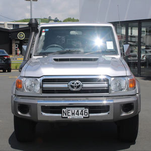 TOYOTA LAND CRUISER LX 4.5DT 4WD 5MT RHD 2021 SUV DE PRIMERA MANO - Product Image 1