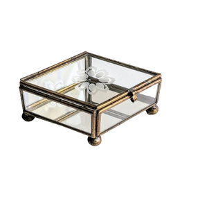 Caja de joyería de forma cuadrada de vidrio transparente de hierro y Metal, caja de anillo, caja de joyería con acabado moderno, brazalete, pendiente para multiusos - Product Image 4