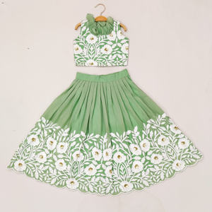 Shoryam Fashion Premium Robe de cérémonie ethnique pour filles, Lehenga Choli vert Pista, longueur au sol, entièrement cousue, avec accents de paillettes - Product Image 1