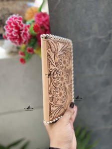 Long portefeuille nouveau Designer usiné à la main sculpture cuir Style occidental couleur marron Offre Spéciale mode porte-monnaie cadeau pour hommes - Product Image 2