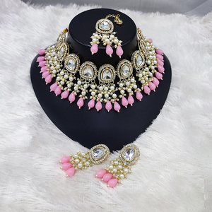 Conjunto de gargantilla de Kundan y cuentas chapado en oro de fusión moderna East Meets West Collar llamativo inspirado en flores con pendientes a juego - Product Image 6