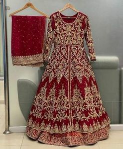 ATIYA LIBAS nupcial Lehenga Choli con cuentas de cristal y adornos de piedra Material de acetato bordado Dabka para mujer - Product Image 6