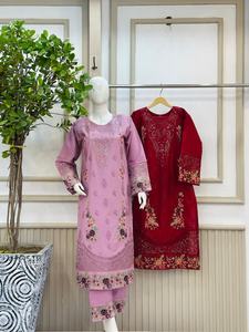 Ensemble de robe d'hiver 3 pièces Ssumaira Collection, broderie moderne en coton, salwar kameez, séchage rapide, coupe classique pour les fêtes - Product Image 2