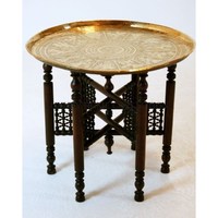 Pieds en bois avec dessus en laiton Forme ronde Table d'appoint marocaine fantaisie Meubles de maison design attrayants Table d'appoint marocaine en Inde