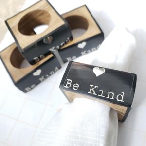 Servilleteros de madera y Cuerno cuadrados con incrustaciones de latón Be-kind, lo mejor para vajilla y decoración de cena, anillo para servilletero - Product Image 1