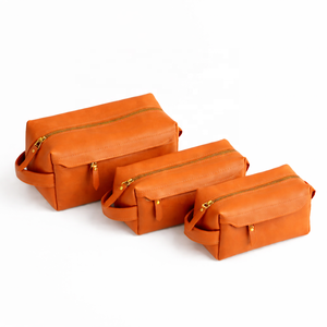 Bolsa de Aseo de Cuero para Hombre, Gran Capacidad, con Cierre, Ligera, Estilo Vintage, Portátil, para Maquillaje y Cosméticos, en Oferta - Product Image 1