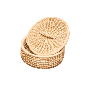 Cesta de hierba Sabai hecha a mano por artesanos expertos con tejido rústico perfecto para almacenamiento y organización decorativa del hogar - Product Image 3