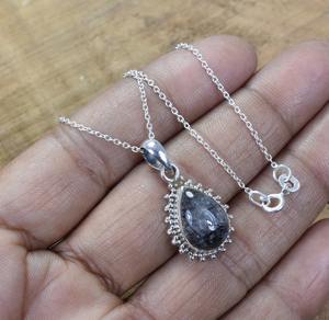 Pendentif noir fait à la main en argent sterling 925 avec pierres précieuses bijoux en forme de poire pendentif de créateur cadeau pour elle - Product Image 5