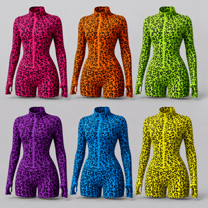 Set Yoga Personalizzato da <span class=keywords><strong>Donna</strong></span> 2 Pezzi: Top Corto e Pantaloncini con Stampa <span class=keywords><strong>Leopardata</strong></span>, Completo Sportivo OEM - Product Image 1