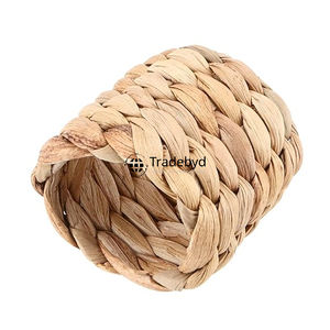 Tradebyd Anneaux de serviette en rotin faits à la main Accessoires de table écologiques pour le style de ferme - Product Image 3