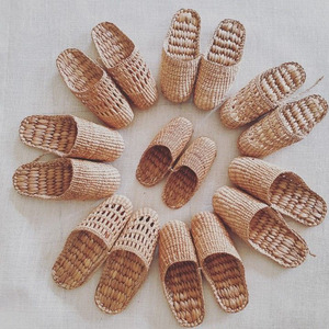 Sandalias de Playa Hechas a Mano con Hierba Marina para Mujer, Sandalias Ecológicas de Verano para Mujer de Fábrica en Vietnam - Product Image 1