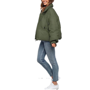 Veste matelassée légère, respirante, imperméable, à capuche et zippée pour femme - Product Image 3