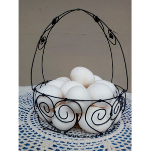 Porta Huevos Metálico Vintage de Alta Calidad Personalizable con Diseño Multifuncional Sostenible para Exhibición en la Encimera de la Cocina - Product Image 1