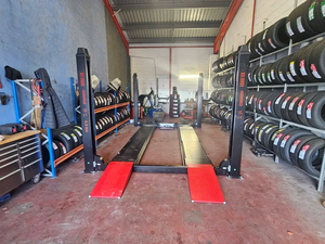 Elevadores de alineación de cuatro columnas para vehículos pesados con placas deslizantes y placas giratorias para servicio integral de ruedas, disponibles para la venta - Product Image 2