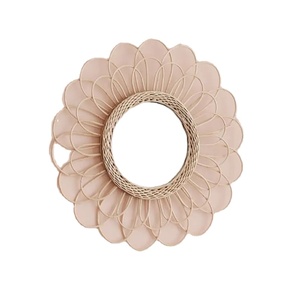 Espejo de Macramé de Elegancia Atemporal Hecho a Mano - Product Image 1