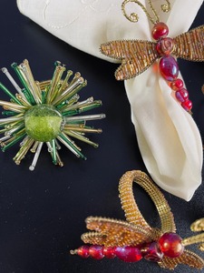 Dragon Fly and Flower Design Brown Rond de serviette Élégant accessoire de décoration de table pour la maison, le repas, le mariage et la fête de l'Inde - Product Image 2