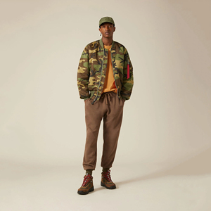 Blouson aviateur en satin pour homme de meilleure qualité manches longues avec col montant poche latérale manteau d'hiver fin de haute qualité état neuf - Product Image 2