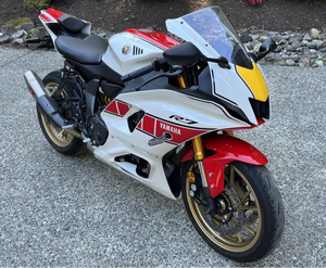 COMO NUEVO - LISTO PARA CONDUCIR - YAMAHA YZF-R7 2022 EDICIÓN 60 ANIVERSARIO WORLD GP - Product Image 1