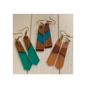 Boucles d'oreilles en résine moderne et chic pour femmes Prix de gros Bijoux de mode pour l'exportation - Product Image 4