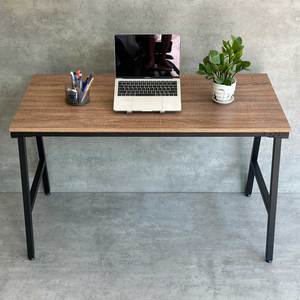 Escritorio Minimalista de Madera Contrachapada SPD68203 de 120x60cm con Patas de Hierro en Forma de A para Dormitorio, Hotel u Oficina - Product Image 5