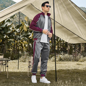 Survêtement en polyester pour hommes Tissu léger, respirant et confortable OEM ODM Vêtements de sport personnalisés en gros directs d'usine - Product Image 4