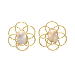 Pendientes de Perlas Naturales de Agua Dulce Blancas Oyster White, con Alambre Trenzado, Latón Chapado en Oro de 24K, Hechos a Mano, Estilo Vintage, para Mujer, Boda - Product Image 1
