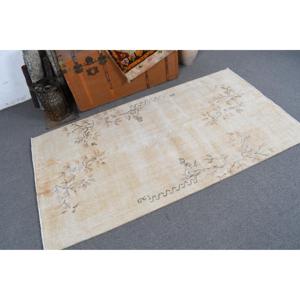 พรมตุรกีวินเทจ ขนาด 3.4x6.3 ฟุต (105x191 ซม.) พรมขนสัตว์สีขาวลายแบบนามธรรม - Product Image 1