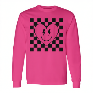 Camiseta Rosa de Manga Larga con Estampado de Corazón Sonriente y Patrón a Cuadros, Producto Promocional - Product Image 2