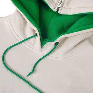 Sudadera con Capucha Unisex de Felpa Premium de Invierno de Norfolk State, Bordado Chenille, Bolsillo Canguro, Detalles en Verde/Dorado, 100% - Product Image 3