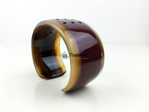 กำไลข้อมือทำมือจากเขาสัตว์ งานฝีมือระดับพรีเมียม เครื่องประดับแฟชั่นธรรมชาติ ของขวัญสำหรับทุกเพศทุกวัย หลายขนาด ขายส่งโดย Tradebyd - Product Image 2