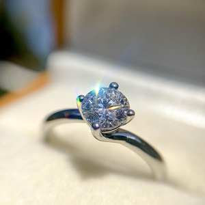 Anillo de compromiso de diamante cortado de 6mm | Acentos clásicos de solitario | Joyería fina de Boda nupcial chapada en oro de 18 quilates de plata esterlina personalizada - Product Image 1