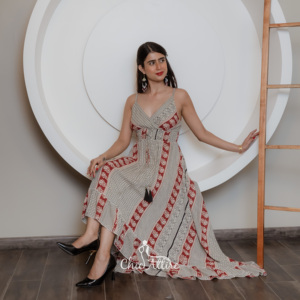 Robe Maxi Bohème d'été unique pour femme Exotic Pure Silk Halter Neck Flair Floral Assorted Geometric Print XL Sleeveless Design - Product Image 1