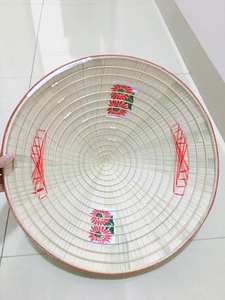 Chapeau en paille traditionnel en bambou fait à la main Fabriqué au Vietnam Meilleur prix Haute qualité Chapeau conique en feuilles Non La Vietnam Prix bas - Product Image 3