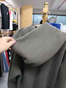 Sudadera con capucha de gran tamaño para hombre con logotipo personalizado Heavyweight 380 Gsm 600 Gsm Cropped Boxy para hombre - Product Image 2