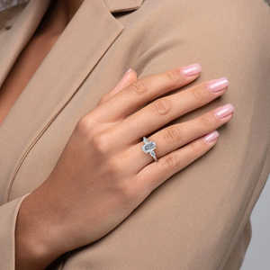 Anillo de Bodas de moissanita de tres piedras con corte ovalado y pera de plata 925 - Product Image 4