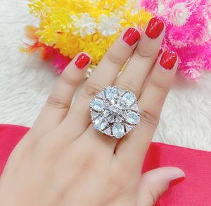 เครื่องประดับเพชร CZ ลายดอกไม้หลายสีและเพชร CZ อเมริกันเครื่องประดับออกแบบใหม่สำหรับผู้หญิงเครื่องประดับผลิตภัณฑ์จำนวนมากปรับแต่งได้ - Product Image 4