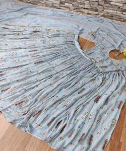 Derniers vêtements de soirée pour femmes indiennes lahenga vêtements pour femmes vêtements de mariage broderie pierre choli Blouse Dupatta lahnega - Product Image 3