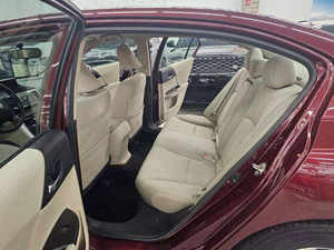 Sedán LX 2023 2024 Usado, Motor de 4 Cilindros Confiable, Interior Moderno, en Buen Estado, Suministrado desde Japón - Product Image 2